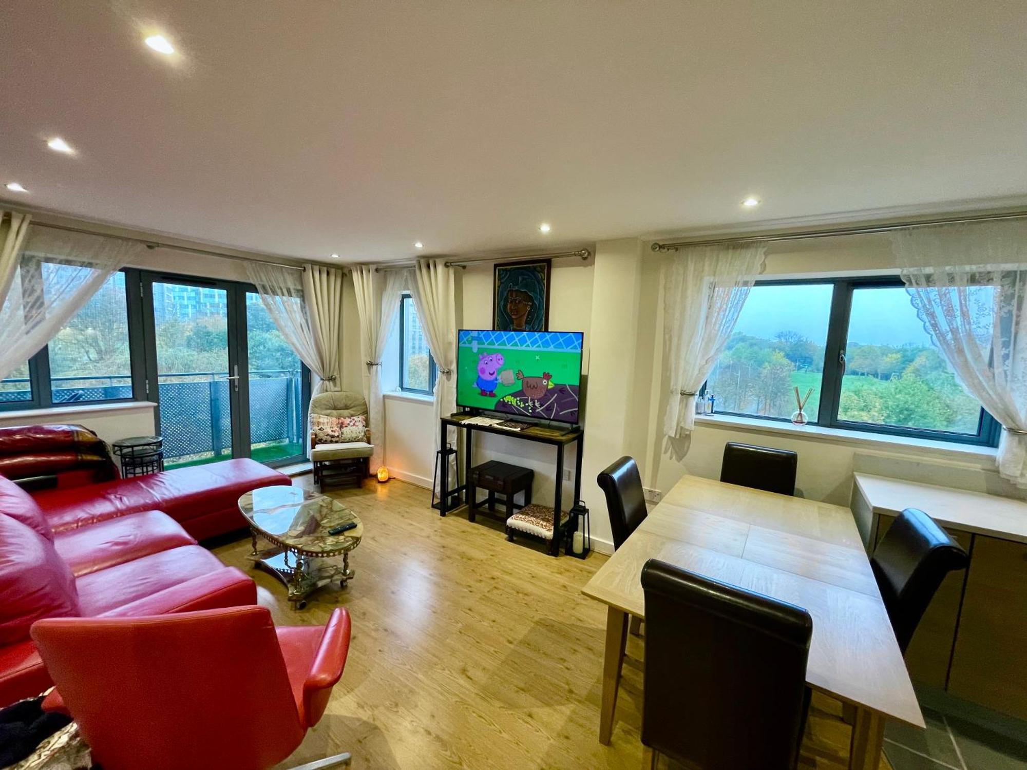 Luxury 2 Bedroom Apartment- Lake View - Free Parking - Wembley Stadium 5Km Londra Dış mekan fotoğraf